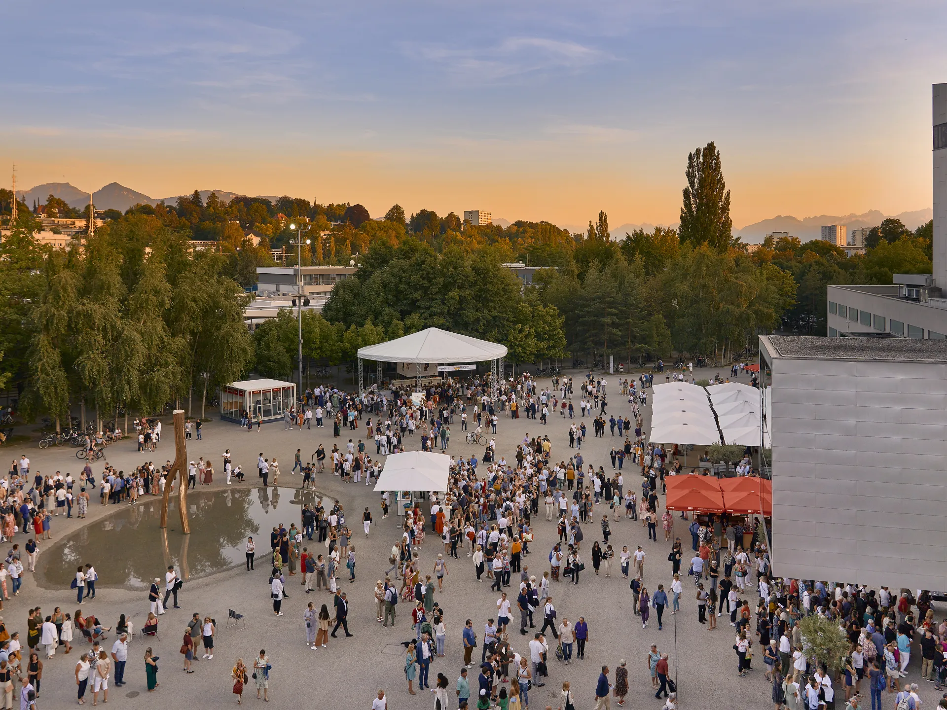 Vorplatz Festspielhaus